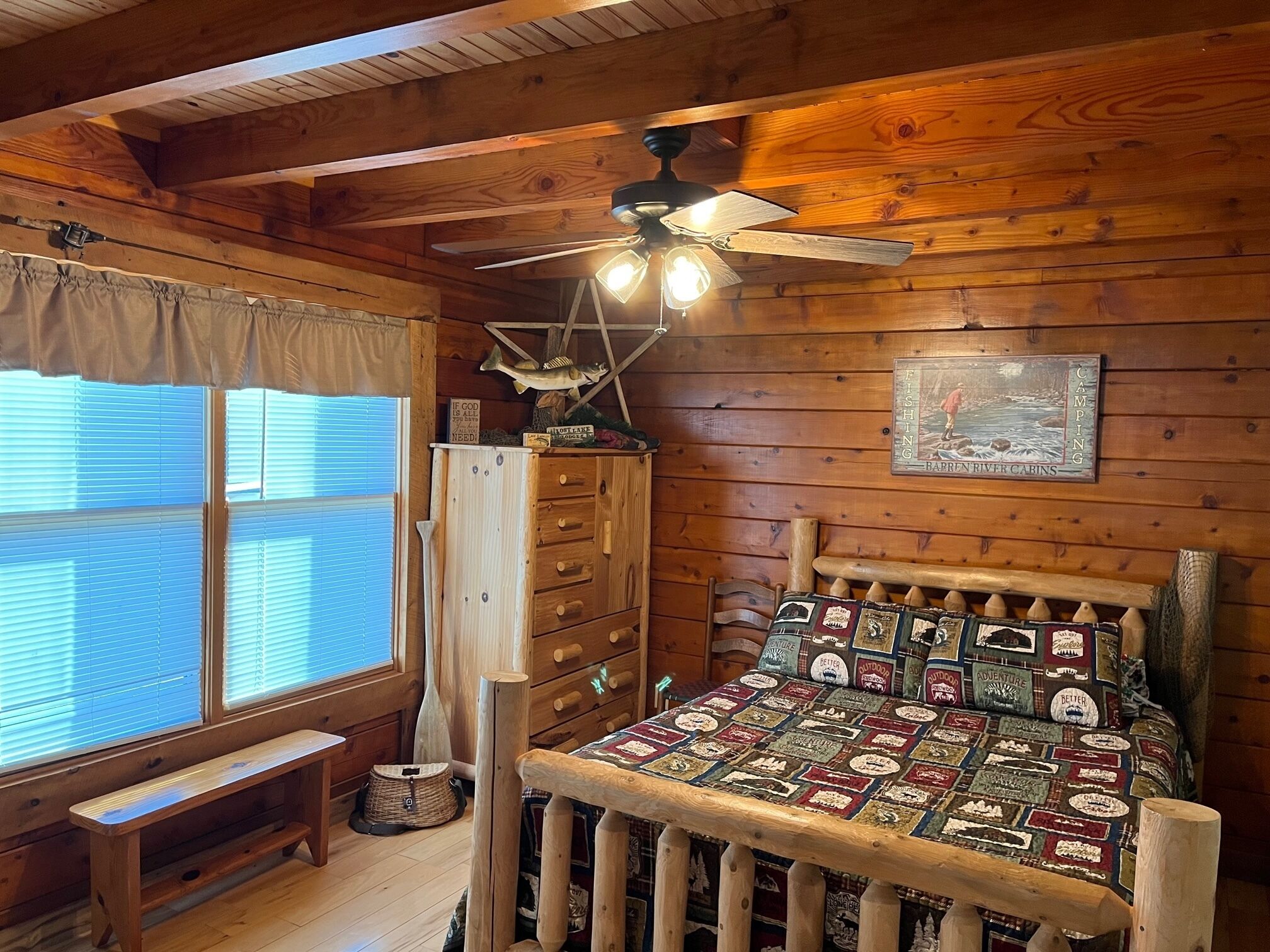 BARREN RIVER CABINS NEAR THE NARROWS MARINA AT BARREN RIVER LAKE