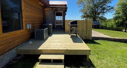 Top Rated 5 Star Exceptional Clean Luxury-fire pit-pool table-pet friendly!
