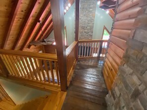 Interior - Top Rated 5 Star Exceptional Clean Luxury-fire pit-pool table-pet friendly! (Lucas)