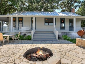 Terrace/patio - Cottage on the Frio River (Leakey)