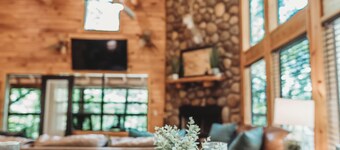 Private Hillside Cabin Near Beavers Bend