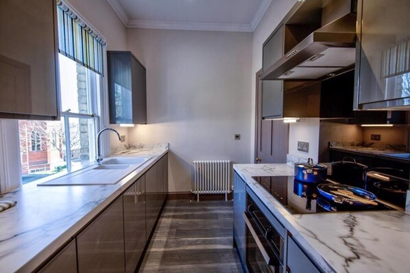 Paper towels, dining tables