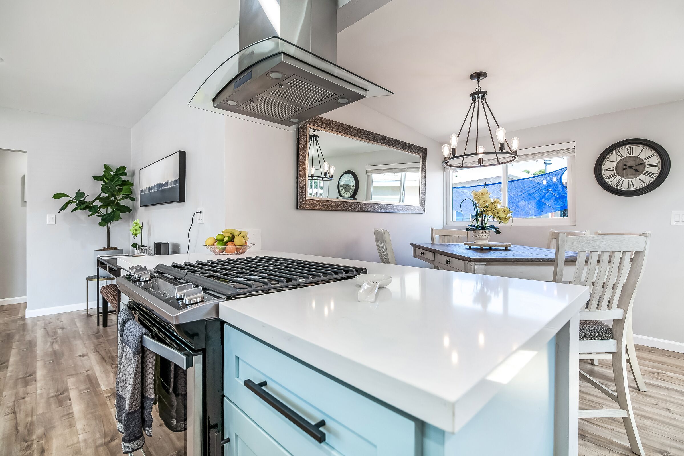 Modern Renovated 4BR Estate Mins to Beach/Airport  