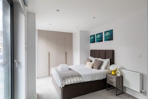 Luxe appartement, terras | 2 slaapkamers, luxe beddengoed, een laptopwerkplek