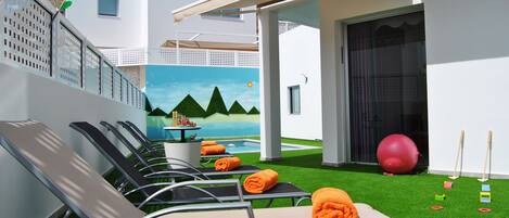 Indoor pool, outdoor pool