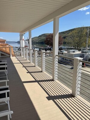 Balcony - Lake Front Hotel (Cooperstown)