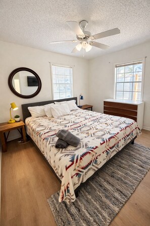 2 bedrooms, iron/ironing board, WiFi, bed sheets