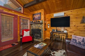 تلفزيون ذكي، مدفأة، مشغل دي في دي، كرة قدم الطاولة