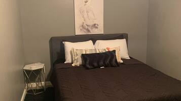 2 bedrooms, travel crib, WiFi