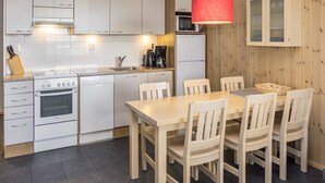 雪櫃、微波爐、洗碗機、廚房用具/餐具/器皿