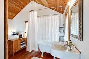 Hair dryer, towels