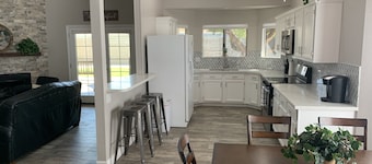 Cozy HOME w/ Citrus Garden & Patio