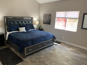 3 bedrooms, desk, iron/ironing board, free WiFi