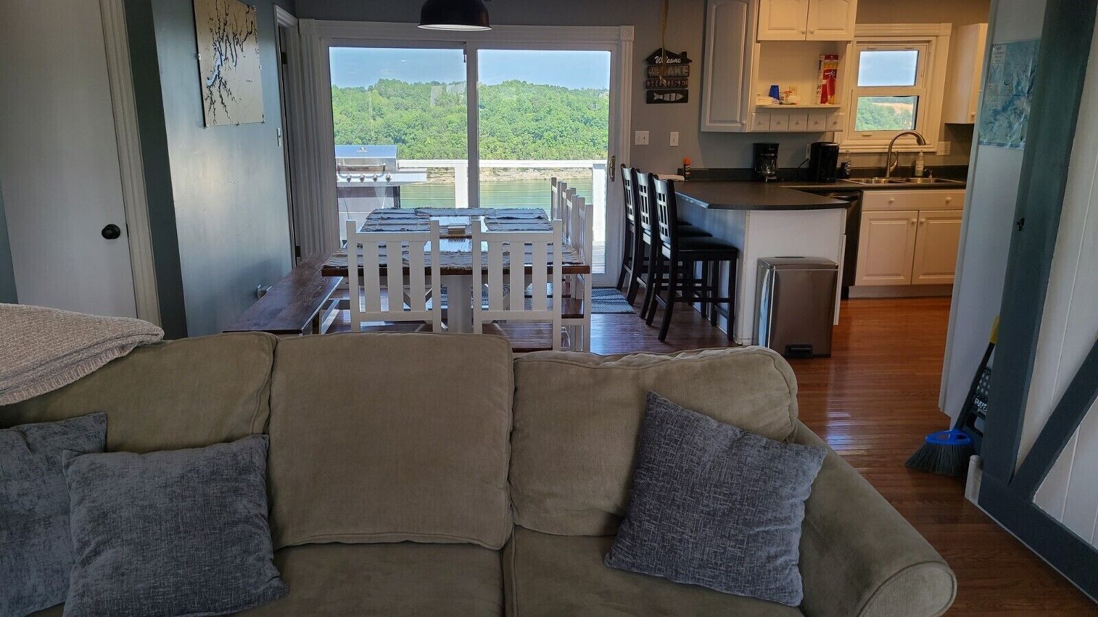 Lakeview Happy Place - 10 Person Home W/ Hot Tub! 🤙