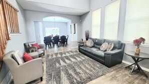 Smart TV, fireplace, table football - Spacious 7 Bedroom Home Near Shops/Dining/Scenic Trail; Easy Access to Downtown! (Northglenn)