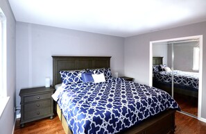 7 Schlafzimmer, Betten mit Memory-Foam-Matratzen, Bügeleisen/Bügelbrett