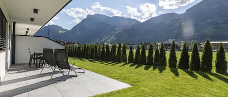 屋外ダイニングエリア