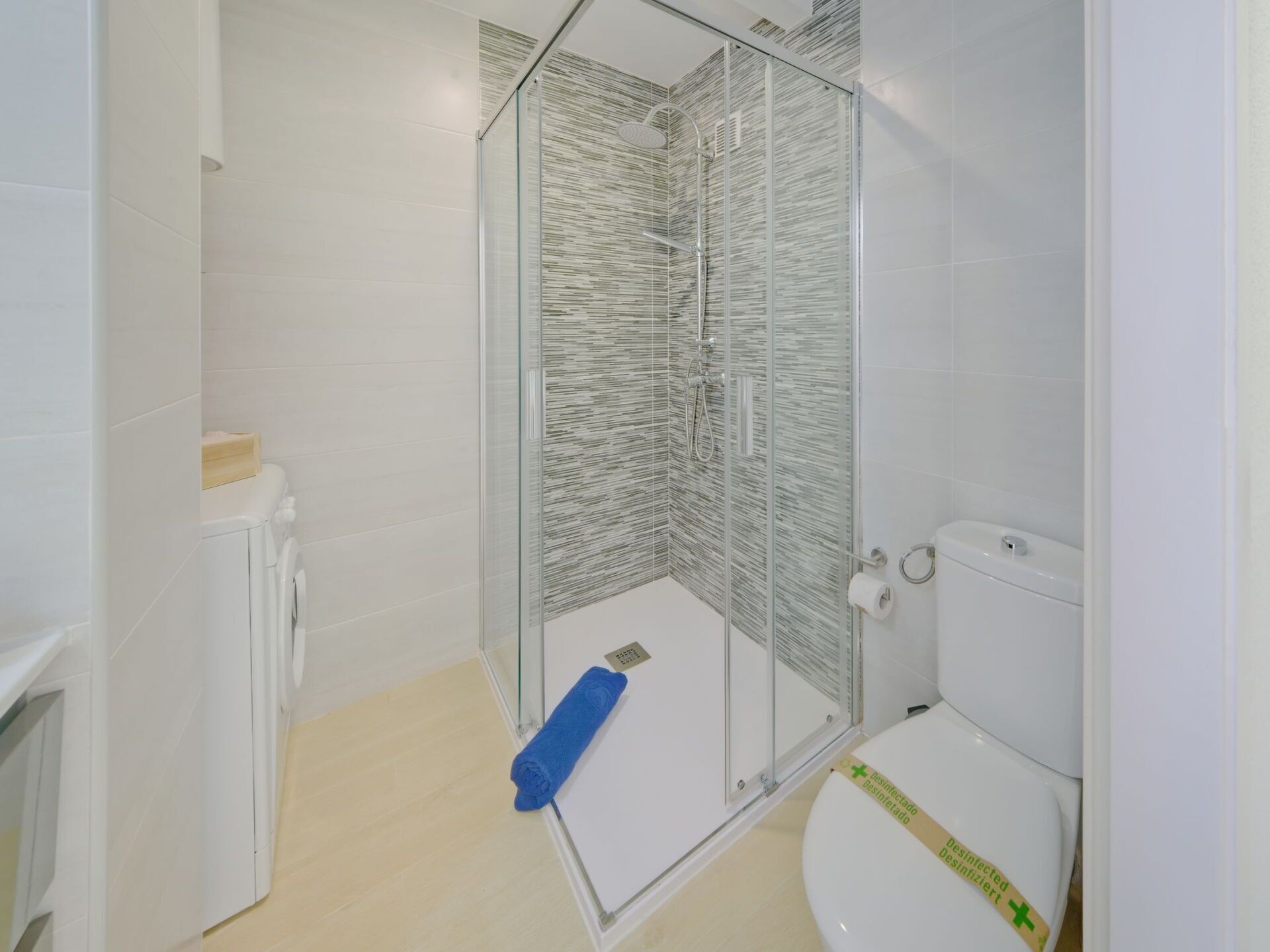 Cosy apartment for 4 guests with A/C, WIFI, TV and balcony