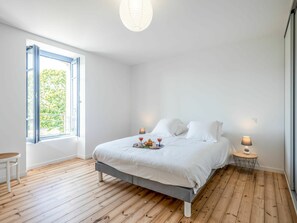 4 quartos, berço de viagem, Wi-Fi de cortesia, roupa de cama