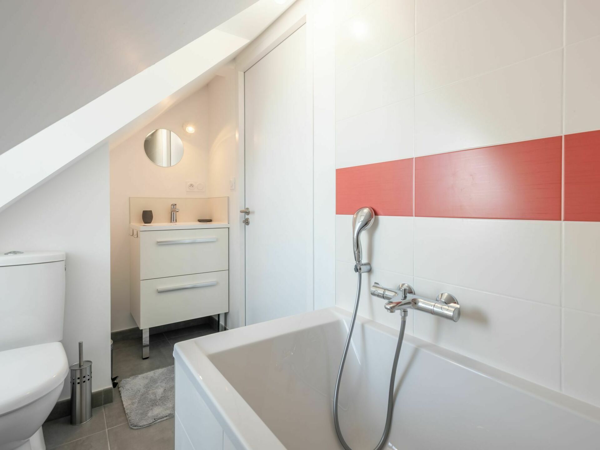 Magnifique maison de vacances privée pour 8 personnes avec WIFI, TV et parking