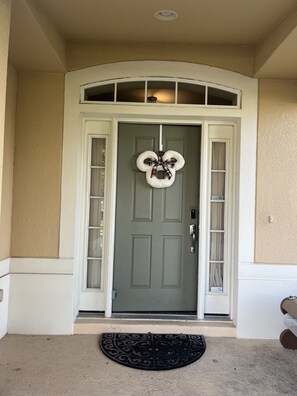 Exterior detail - 6BR4BA,Disney Delight@WindsorHills,Themed Rooms,5min@Disney,Pool/Spa/Game Room! (Kissimmee)