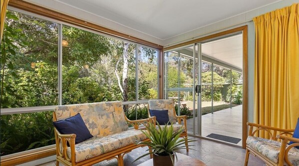 Interior - Family/Pet friendly house next to Park and Beach (Carrickalinga)