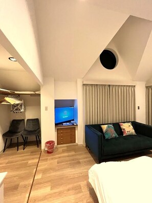 Appartement, non-fumeur (Nakano 801, Up to 14 Guests, 3LD) | Fer et planche à repasser, accès au Wi-Fi (inclus), literie fournie
