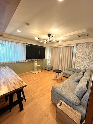 Appartement, non-fumeur (Nakano 801, Up to 14 Guests, 3LD) | Fer et planche à repasser, accès au Wi-Fi (inclus), literie fournie