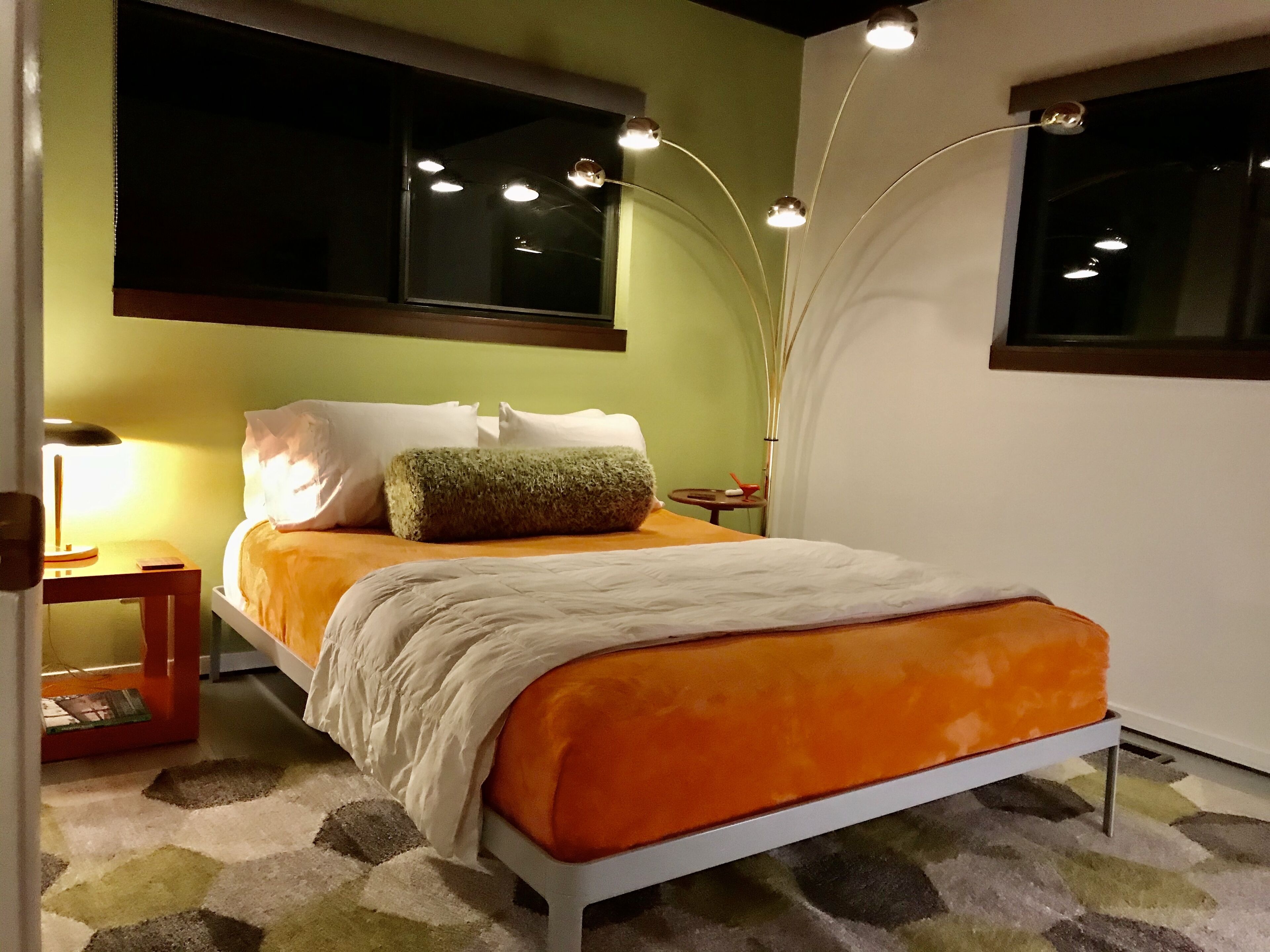  Lodge - 5 Star Chalet Booking Fast!