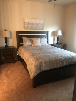 2 bedrooms, iron/ironing board, WiFi