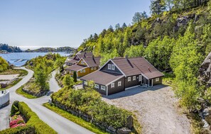 Exterior - Gorgeous home in Lindesnes with kitchen (Lindesnes)