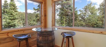 Cabin on the Prairie Pet friendly & relaxing environment