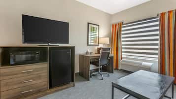 Desk, laptop workspace, iron/ironing board, free WiFi