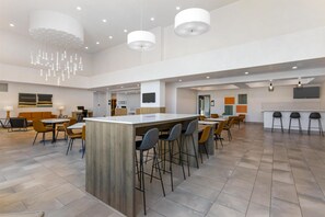 Sudah termasuk sarapan lengkap setiap hari