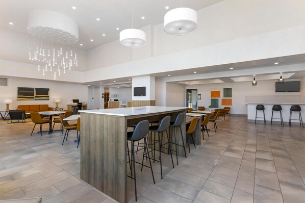 Ilmainen päivittäinen täysi aamiainen