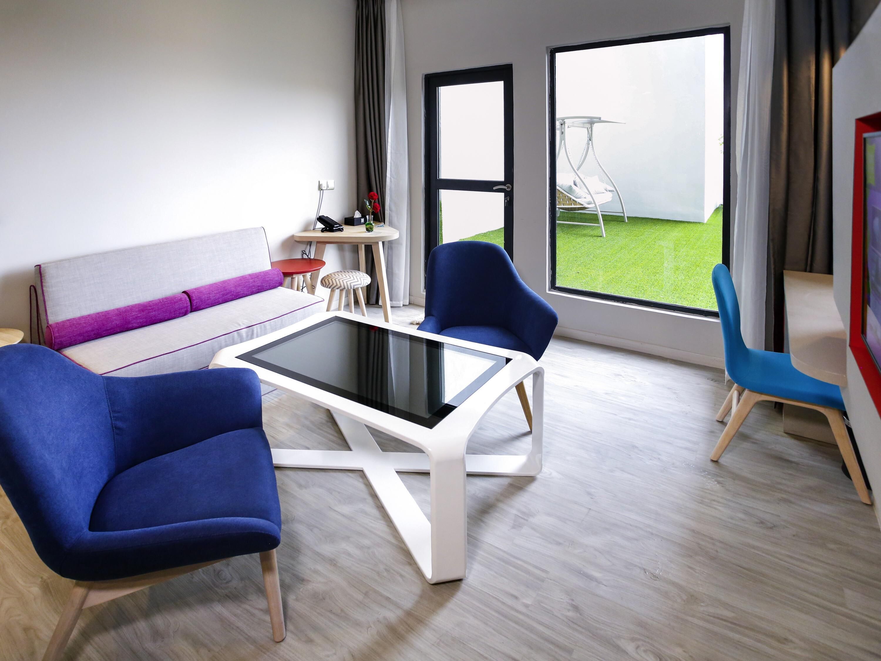 deluxe suite | 1 bedroom, minibar, in-room safe, desk