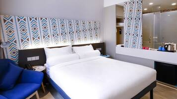 Superior Room, 1 Double Bed | 1 bedroom, minibar, in-room safe, desk
