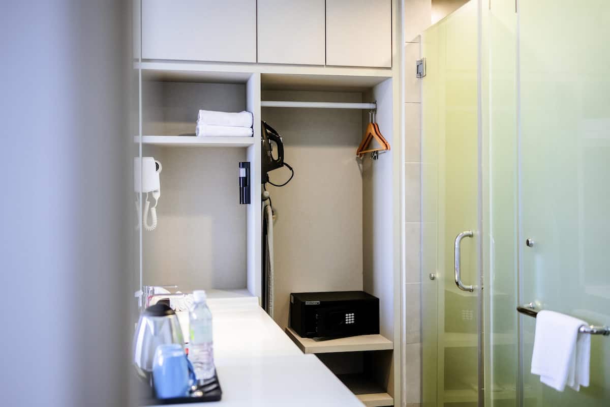 1 Schlafzimmer, Minibar, Zimmersafe, Schreibtisch