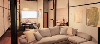 Within walking distance to Shinjuku | 4 min walk to nearest station | Entire 3BR house 75㎡ | Sleeps up to 10 | Family-friendly | High-speed Wi-Fi | Shibuya, Tokyo