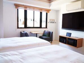 غرفة تنفيذية لاثنين - لغير المدخنين (29sqm, for 4 Guests) | 1 غرفة نوم وخزنة داخل الغرفة ومكتب وواي فاي مجانًا
