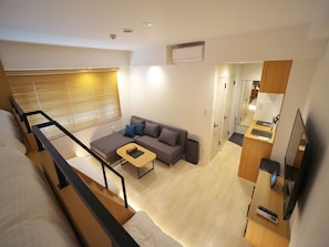 ห้องเอ็กเซกคิวทีฟ, ปลอดบุหรี่ (35sqm, for 6 Guests) | ตู้นิรภัยในห้องพัก, โต๊ะทำงาน, Wi-Fi ฟรี, ผ้าปูที่นอน