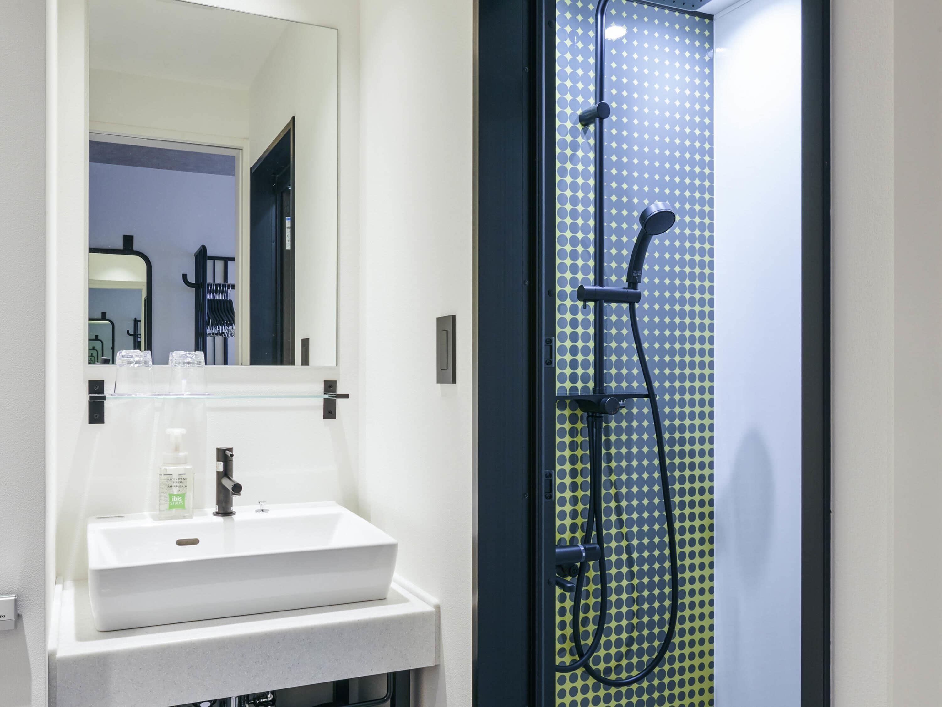 standard room, 1 double bed, non smoking | in-room safe, desk, laptop workspace, blackout curtains