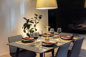 [Max 10 guest] 3LDK 70sqm 6beds, 5 min to nearby station (Shinjuku East 202) | In-room dining