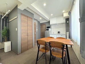 Habitació (1R 30sqm 3beds, Shinjuku East 101) | Decoració individual, planxa i posts de planxar i wifi gratuïta