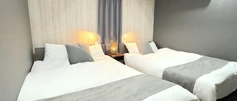 Chambre (2DK+Loft 70sqm, Shinjuku East 302)