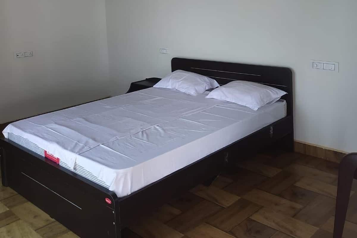 1 bedroom, Egyptian cotton sheets, premium bedding, free WiFi