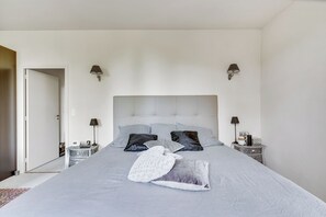 4 chambres, bureau, fer et planche à repasser, Wi-Fi gratuit