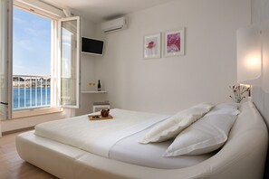 3 bedrooms, in-room safe, iron/ironing board, WiFi - Design apartment Bellevue (Porec)