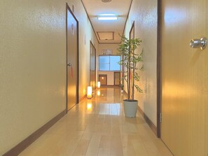 Hallway - The Hotel Yuzawa Oriental (Yuzawa)