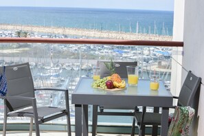 Apartment, 2 Bedrooms, Balcony | Balcony - Deluxe 2 Bedroom Apartment in Herzylia (Herzliya)